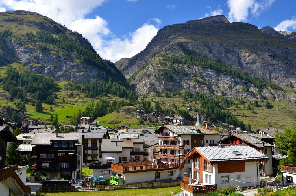 Jaegerhof Serviced Apartements Zermatt Oda fotoğraf